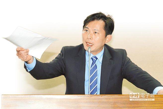 黃國昌夫妻名下有23筆不動產(chǎn) 網(wǎng)友:交待清楚 黃國昌夫妻名下有23筆不動產(chǎn) 網(wǎng)友:交待清楚