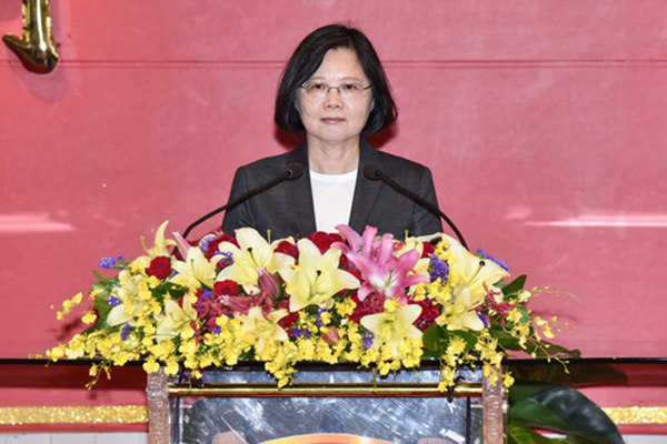 蔡英文民調(diào)下滑 國民黨:“柯文哲化”現(xiàn)象 蔡英文民調(diào)下滑 國民黨:“柯文哲化”現(xiàn)象