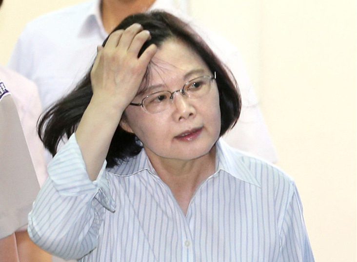 臺(tái)媒:蔡英文任后出包不斷 執(zhí)政百日前迎最嚴(yán)重挫敗 臺(tái)媒:蔡英文任后出包不斷 執(zhí)政百日前迎最嚴(yán)重挫敗