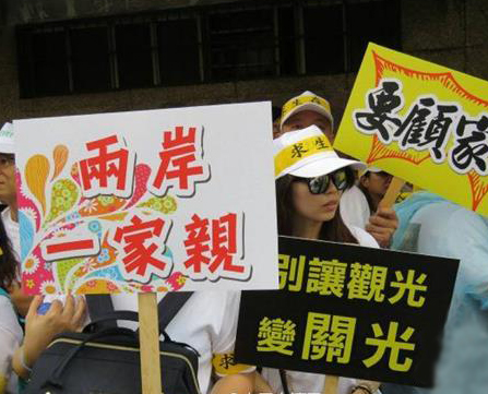 ��Ӣ��ҕ�첿�(du��)�r(sh��)�����f(w��n)���Ͻֺ����ɰ�һ���H��