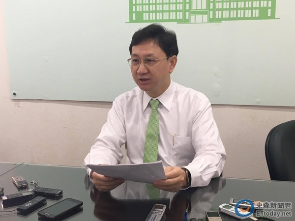 臺當局"行政院"發(fā)言人童振源遭撤換 上臺后頻頻失言 臺當局"行政院"發(fā)言人童振源遭撤換 上臺后頻頻失言