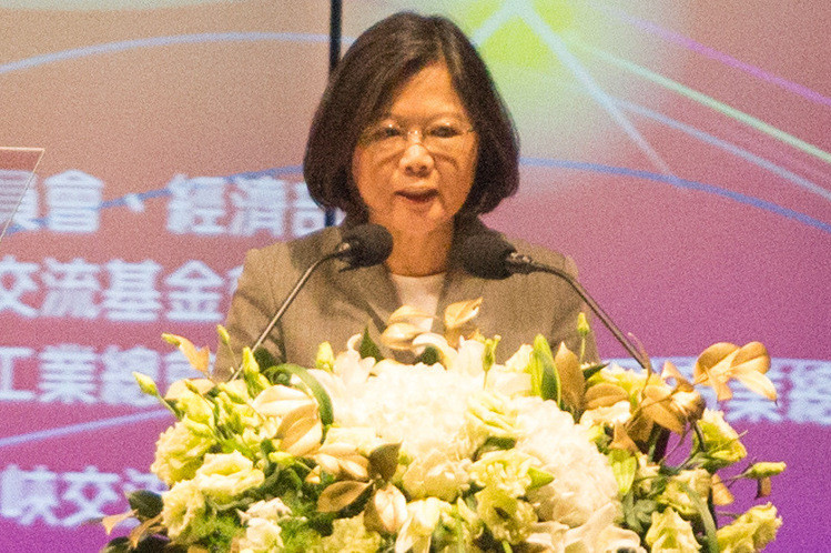 ��Ӣ��̎��ɰ��P(gu��n)ϵ���F(xi��n)��ؓ(f��)�u(p��ng) �_(t��i)�ĳɰ��񱊲��M