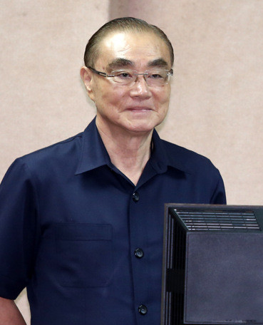 馮世寬自評(píng)表現(xiàn)100分 國(guó)民黨:最該被換掉的就是他 馮世寬自評(píng)表現(xiàn)100分 國(guó)民黨:最該被換掉的就是他