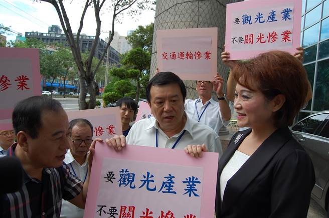 赴臺大陸游客日剩499人 臺觀光產(chǎn)業(yè)無奈向市府請命 赴臺大陸游客日剩499人 臺觀光產(chǎn)業(yè)無奈向市府請命