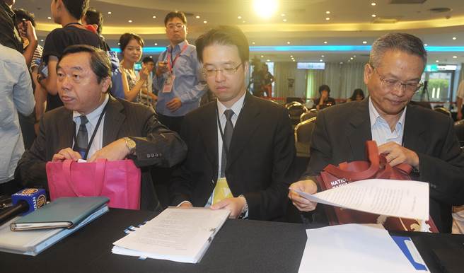 ������(d��ng)�h�a(ch��n)ί�T��(hu��)��7���e�� �C��(hu��)����(gu��)���h�йܕ�(hu��)��ί���չ����һ���c��Ͷ�����L(zh��ng)ꐘ䣨��һ�����R�Y�ϳ�ϯ