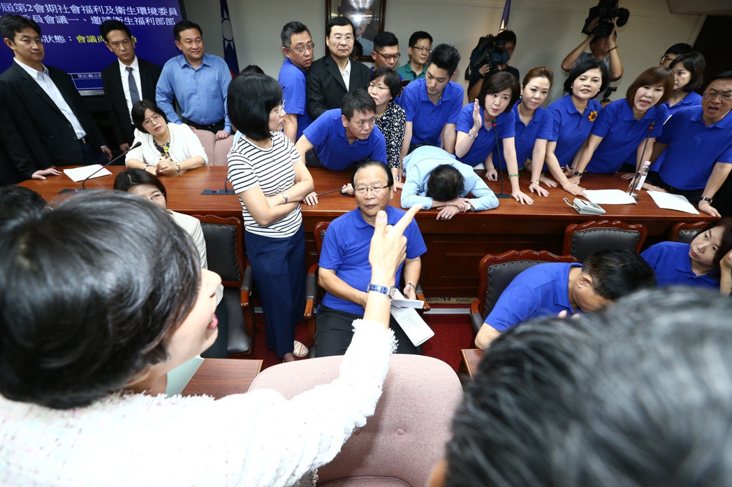 ��(gu��)���h����_�J(r��n)��һ��һ�ݡ��h�� ��Ұռ��ϯ�_(t��i)��(du��)��