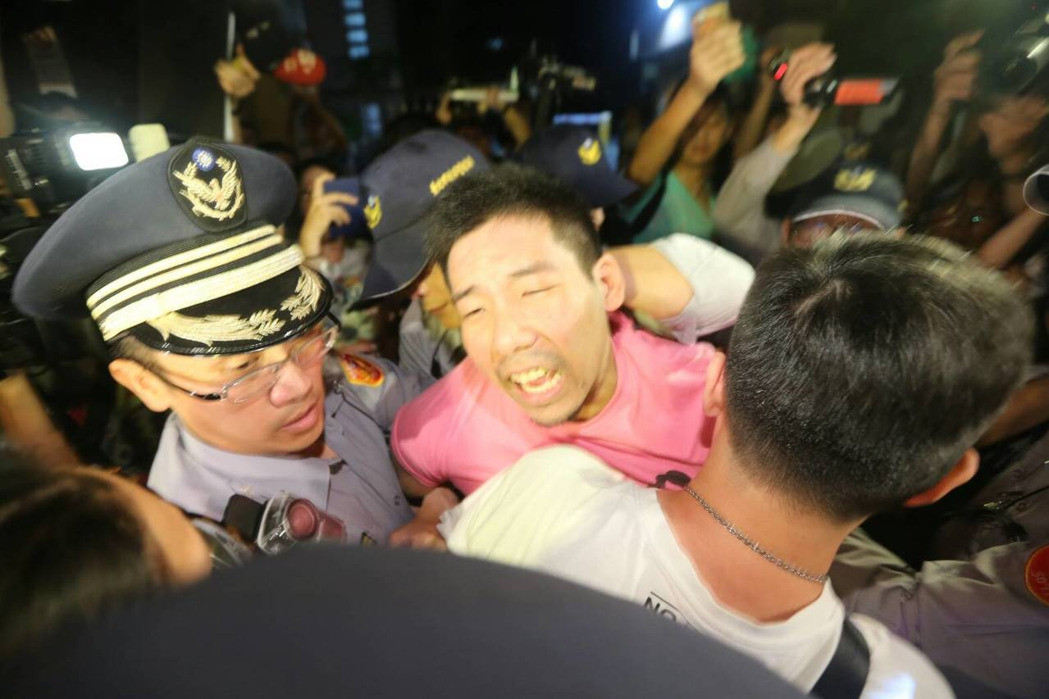 ������Ժ������ͨ�^��һ��һ�ݡ��桰�ڻ����������ݰ��h��������\(y��n)��ʿ���ȄP̖����ǰ��������Ժ�����h�����Ͽ��h�����_�M(j��n)������Ժ�����c�����l(f��)���ƔD�_ͻ