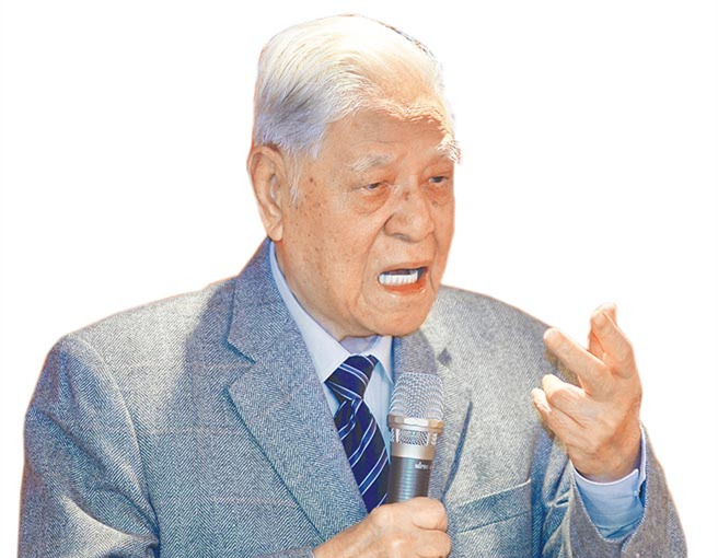 李登輝批蔡改革有聲無(wú)影:民調(diào)再掉將跟樸槿惠一樣 李登輝批蔡改革有聲無(wú)影:民調(diào)再掉將跟樸槿惠一樣