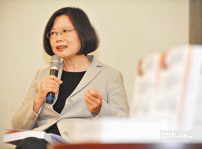 臺學(xué)者批蔡英文:沒政策與戰(zhàn)略 跟阿斗差不多 臺學(xué)者批蔡英文:沒政策與戰(zhàn)略 跟阿斗差不多