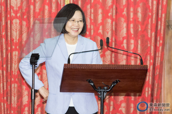 臺(tái)專家談島內(nèi)經(jīng)濟(jì):逼近無路可走 最后就是死路一條 臺(tái)專家談島內(nèi)經(jīng)濟(jì):逼近無路可走 最后就是死路一條