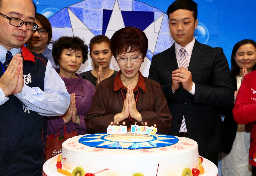 國民黨青年團發(fā)起“千人入黨”活動 洪秀柱出席 國民黨青年團發(fā)起“千人入黨”活動 洪秀柱出席