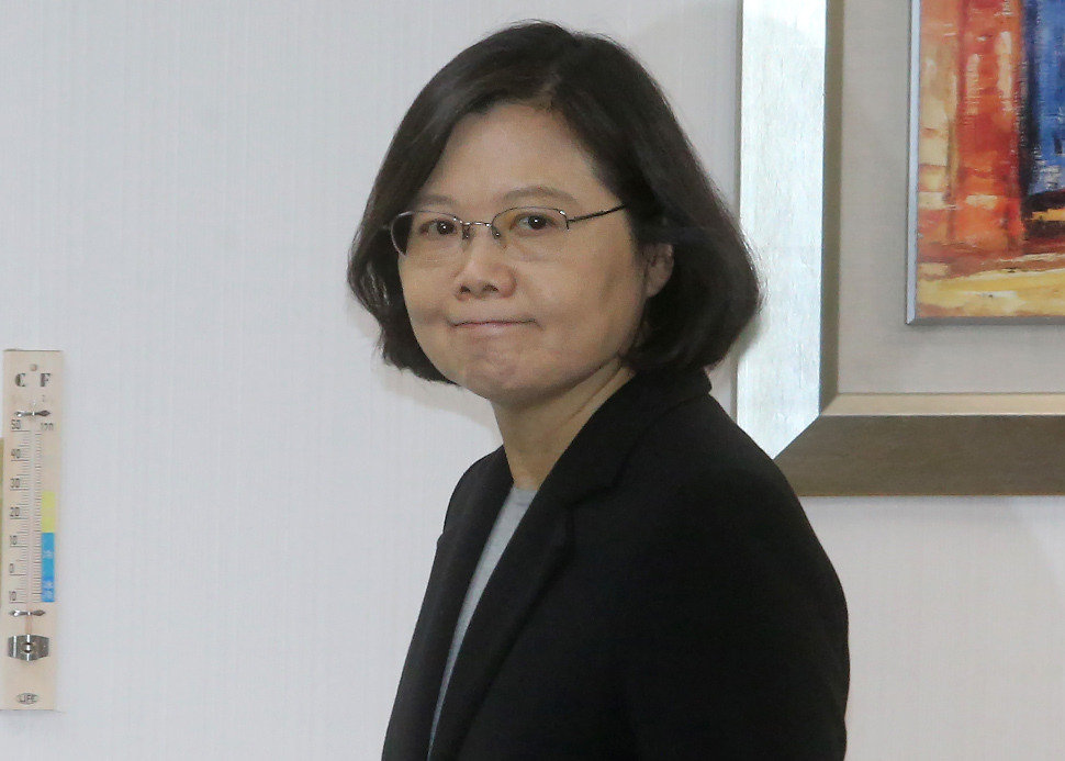 國(guó)民黨嘆:蔡英文上任才半年 “斷交潮”就開(kāi)始 國(guó)民黨嘆:蔡英文上任才半年 “斷交潮”就開(kāi)始