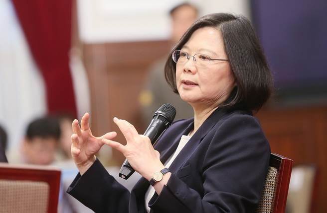 謝金河酸蔡當局拼經(jīng)濟是空包彈:這些年聽麻痺了 謝金河酸蔡當局拼經(jīng)濟是空包彈:這些年聽麻痺了