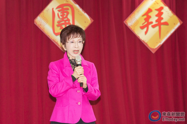 洪秀柱被問“交過幾任男朋友” 她低調回答 洪秀柱被問“交過幾任男朋友” 她低調回答