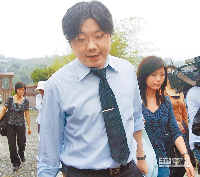 ��Ӣ��ֶ�Ӳ�Ԫ�ˮ�(d��ng)�x��˾�ĕ�(hu��)�h���������P(gu��n)ע