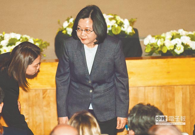 �{�I���e��Ӣ�����{(di��o)ѩ��5������ �A��2018��Ʊ����ˎ