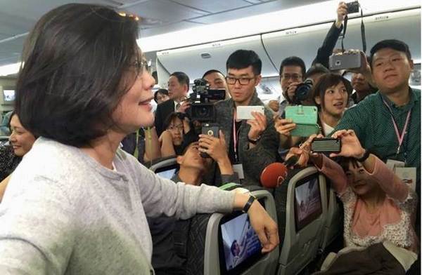 蔡當局十大失言排行榜 蔡英文穩(wěn)坐榜首(圖) 蔡當局十大失言排行榜 蔡英文穩(wěn)坐榜首(圖)