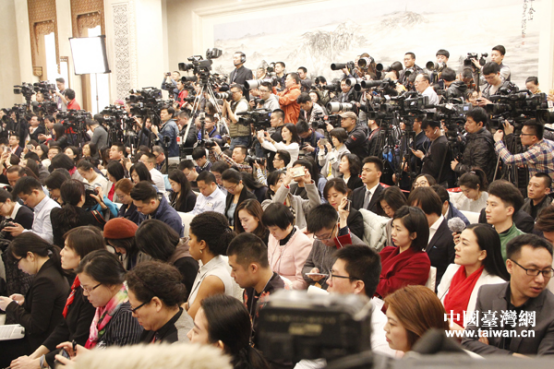 十二屆全國人大五次會(huì)議新聞發(fā)布會(huì)舉行 十二屆全國人大五次會(huì)議新聞發(fā)布會(huì)舉行