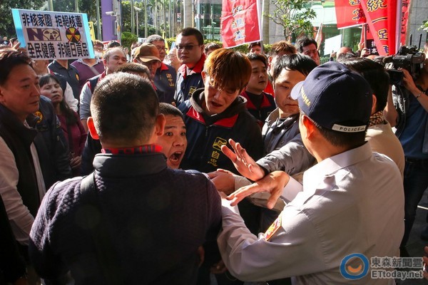 �G�I��(d��ng)������������Ӣ�������������(y��ng)���񱊿��h����