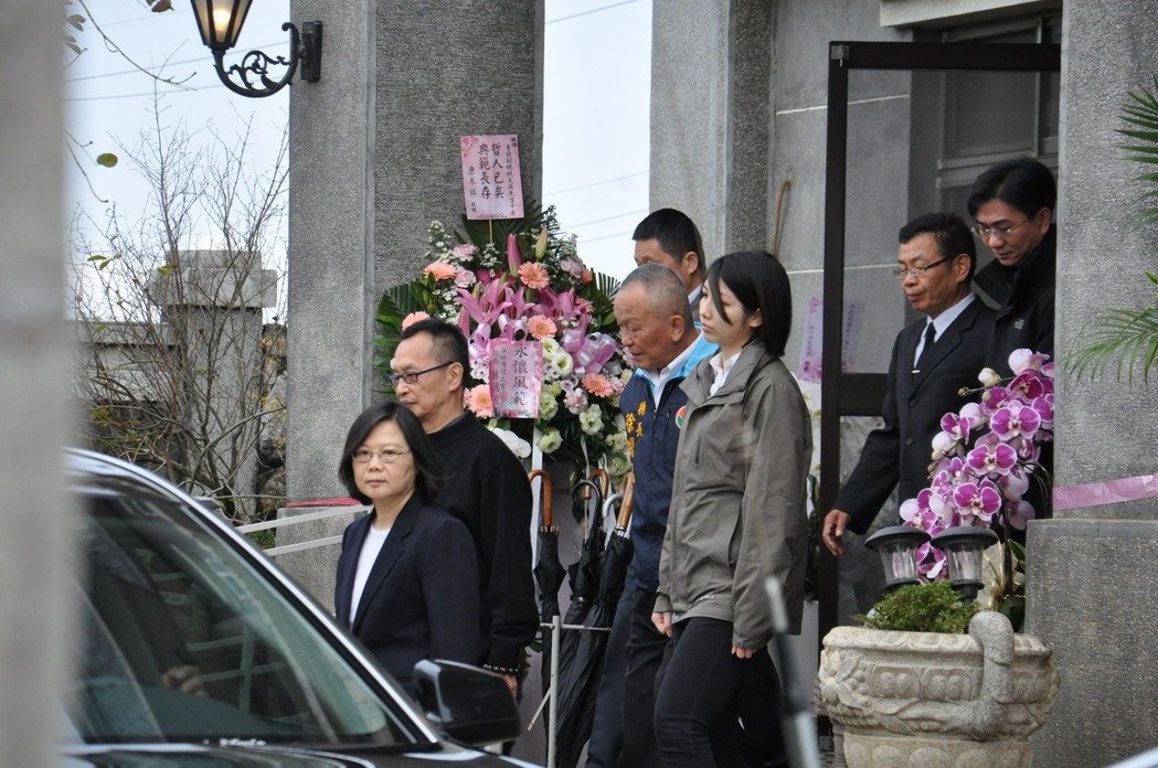 ��Ӣ��ǰ����Ԫ����լ�°� �������S�ăHͣ��5���