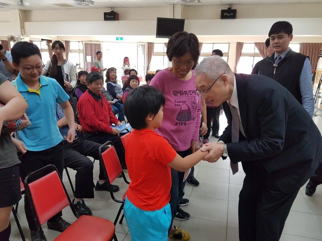 ��Ӣ����ͬ�ԑ��������h��ϯ���x�ˣ��o���C��һ����