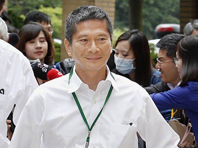 臺官員遭警員臨檢拒絕配合 網(wǎng)友酸:有民進黨證了不起 臺官員遭警員臨檢拒絕配合 網(wǎng)友酸:有民進黨證了不起