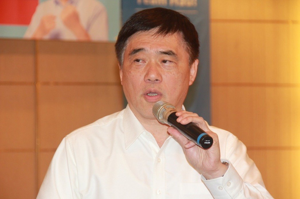 郝龍斌諷李永得:以后大概不怕盤(pán)查 大家認(rèn)識(shí)他 郝龍斌諷李永得:以后大概不怕盤(pán)查 大家認(rèn)識(shí)他