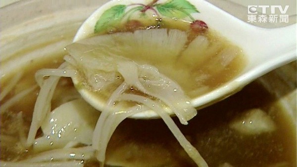 臺(tái)“環(huán)保署長(zhǎng)”人前喊環(huán)保背后吃魚(yú)翅 國(guó)民黨:撤換 臺(tái)“環(huán)保署長(zhǎng)”人前喊環(huán)保背后吃魚(yú)翅 國(guó)民黨:撤換