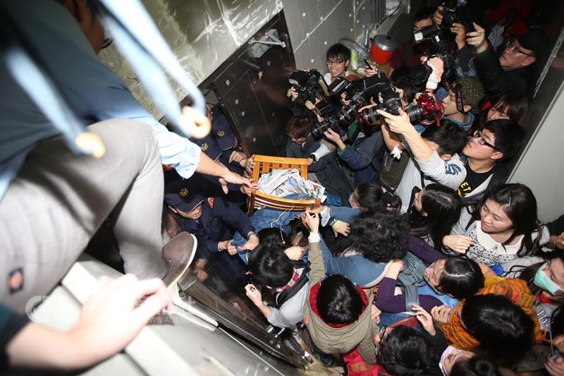 34760703.jpg 34760703.jpg