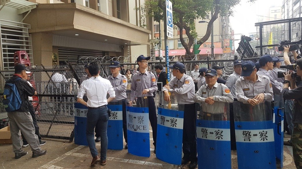 ����ĈF(tu��n)�w��"������" �β̮�(d��ng)����"̫ꖻ�"��ƽ��(du��)��