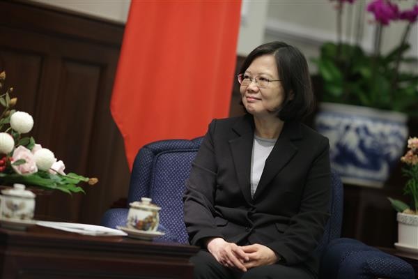 ��6���_���겻�M��Ӣ�Ĉ�(zh��)�� �����󣺰�ǧ�|�e���Ϳպ���δ��