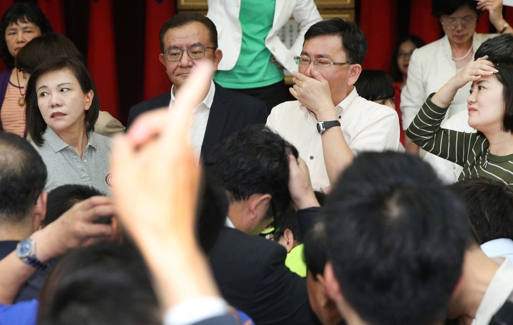 �_������C��(g��u)���ݡ��䶷�����{������ۣ��G�]Ŀ�B(y��ng)����