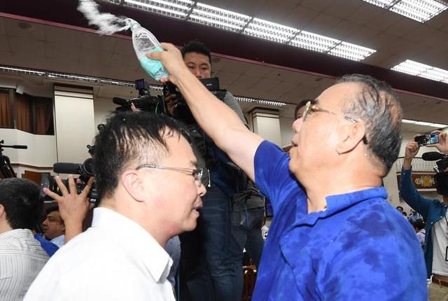 �����h�߹�����̮�(d��ng)��ǰհӋ(j��)������Ȼ��Ұ��Ұһ��