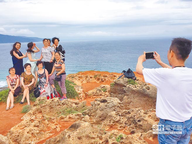 陸客人數(shù)全面減少 島內(nèi)店鋪接連關(guān)門(mén)外資也準(zhǔn)備撤離 陸客人數(shù)全面減少 島內(nèi)店鋪接連關(guān)門(mén)外資也準(zhǔn)備撤離