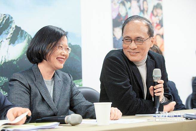 林全期許島內(nèi)高房價"別漲也別跌" 網(wǎng)友怒:選你干嘛! 林全期許島內(nèi)高房價"別漲也別跌" 網(wǎng)友怒:選你干嘛!