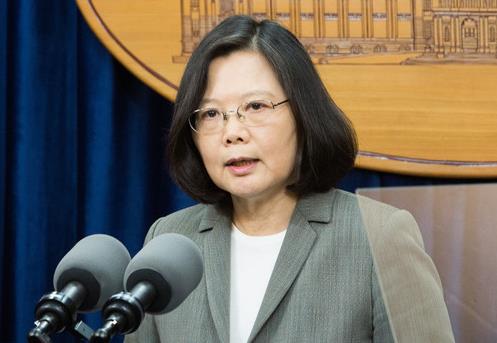 羅智強(qiáng)批蔡英文無(wú)法尋得兩岸和平相處方式就是無(wú)能 羅智強(qiáng)批蔡英文無(wú)法尋得兩岸和平相處方式就是無(wú)能