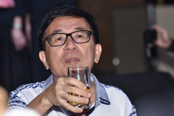 綠議員成立"赦扁大聯(lián)盟" 喊話(huà)"繼承資產(chǎn)也要處理負(fù)債" 綠議員成立"赦扁大聯(lián)盟" 喊話(huà)"繼承資產(chǎn)也要處理負(fù)債"