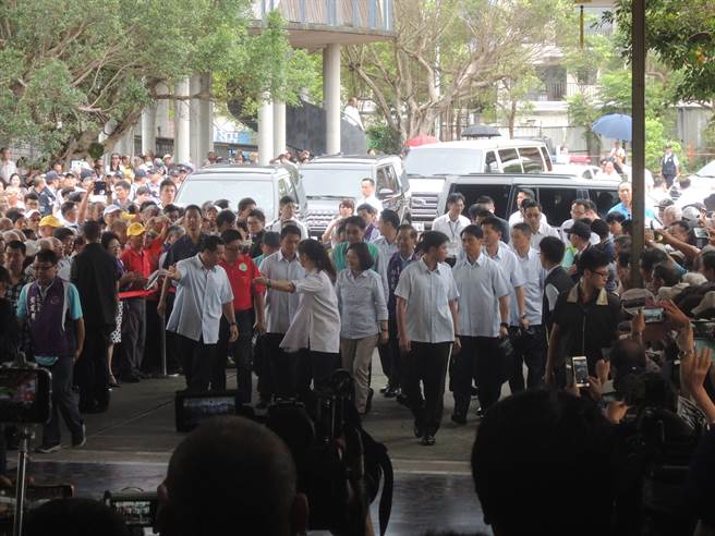 ��Ӣ���ԷQ��"���µ���"����"����" �W(w��ng)��:�������ǷN!