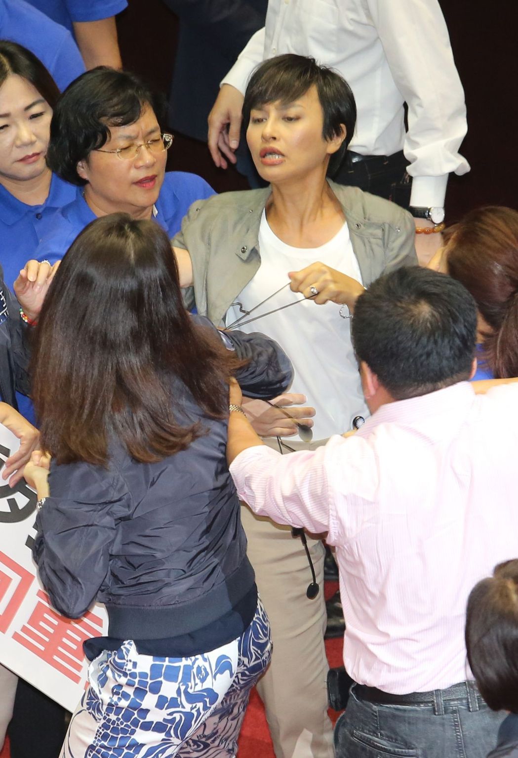 �_������C��(g��u)��ǰհ��ՄԒ���l(f��)�����(zh��n) ���Gί�����ȶ���