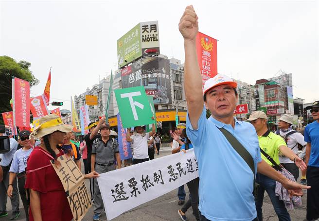 ��Ӣ�ĳ��О�ܿ��hȺ�� ��·���_(k��i)��͌�(sh��)�н�ͨ����