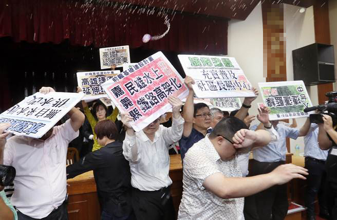 ������Ժ����ǰ�ٱ��_ͻ�������h����ί���l(f��)��(d��ng)ˮ�򹥄�(sh��)�����M(j��n)�h����ί�����������(bi��o)�Z�֓�