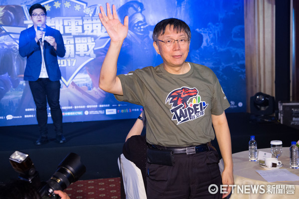 名嘴爆料臺北市長柯文哲養(yǎng)3000網(wǎng)軍“操作風(fēng)向” 名嘴爆料臺北市長柯文哲養(yǎng)3000網(wǎng)軍“操作風(fēng)向”