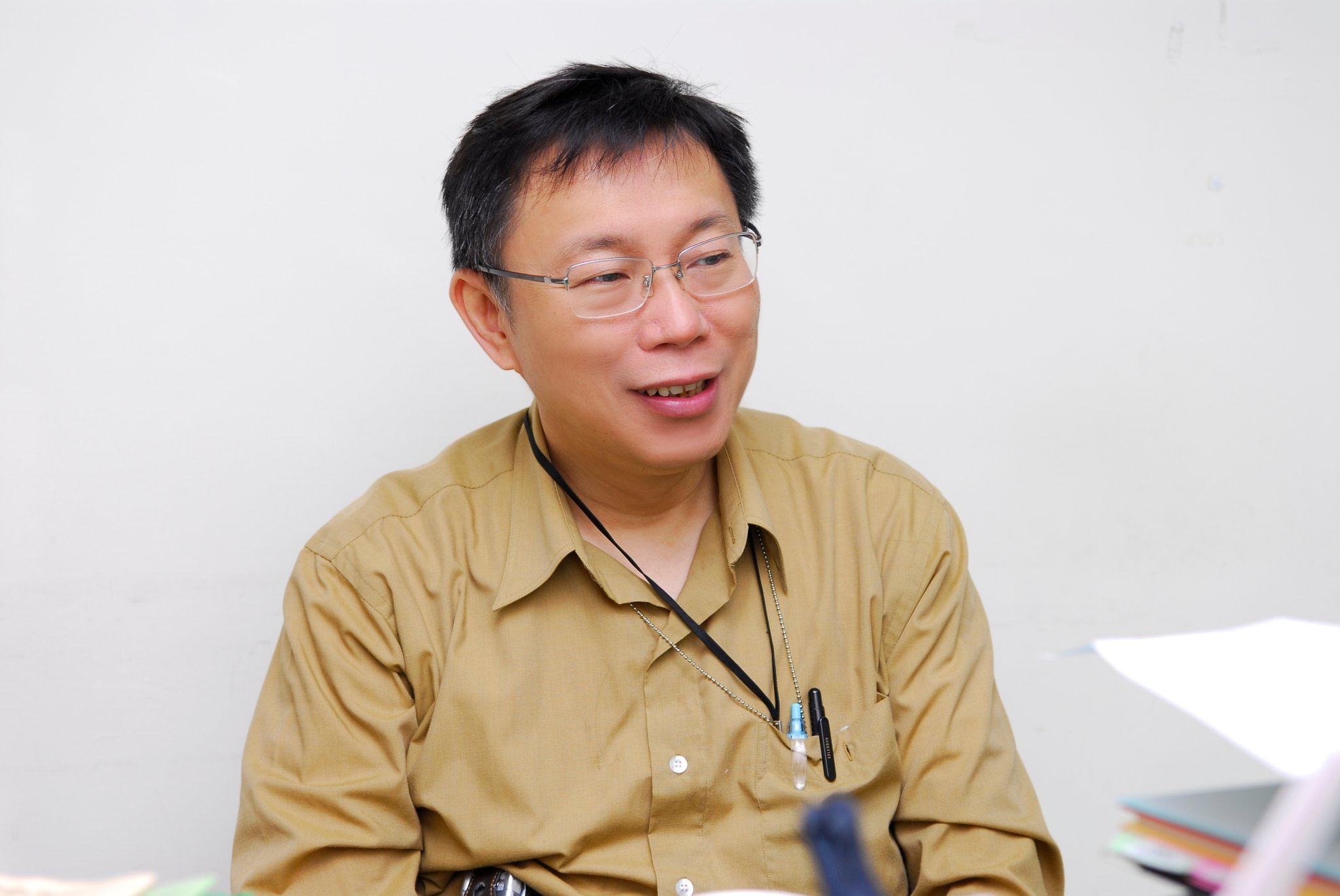 柯文哲諷國民黨像猴子 羅智強(qiáng)回?fù)?你是朝綠暮藍(lán)變色龍 柯文哲諷國民黨像猴子 羅智強(qiáng)回?fù)?你是朝綠暮藍(lán)變色龍