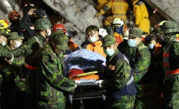 臺(tái)作家稱臺(tái)灣兵力有大半是“雜役” 臺(tái)作家稱臺(tái)灣兵力有大半是“雜役”