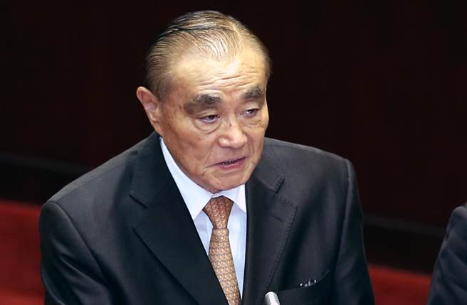 臺(tái)"防長(zhǎng)"稱若解放軍攻臺(tái)可撐不止2周 網(wǎng)友:哪來的自信 臺(tái)"防長(zhǎng)"稱若解放軍攻臺(tái)可撐不止2周 網(wǎng)友:哪來的自信