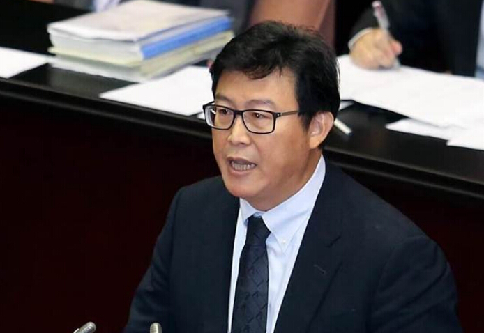 "綠委"姚文智確定選臺北市長 民進(jìn)黨恐難禮讓柯文哲 "綠委"姚文智確定選臺北市長 民進(jìn)黨恐難禮讓柯文哲