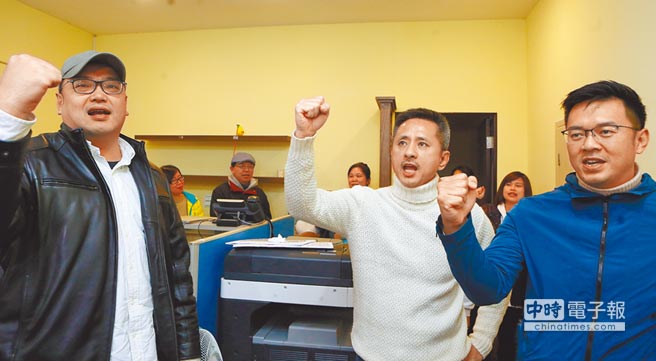 黃國昌罷免案同意票壓倒性勝反對票 自己老家鄉(xiāng)親也不挺 黃國昌罷免案同意票壓倒性勝反對票 自己老家鄉(xiāng)親也不挺