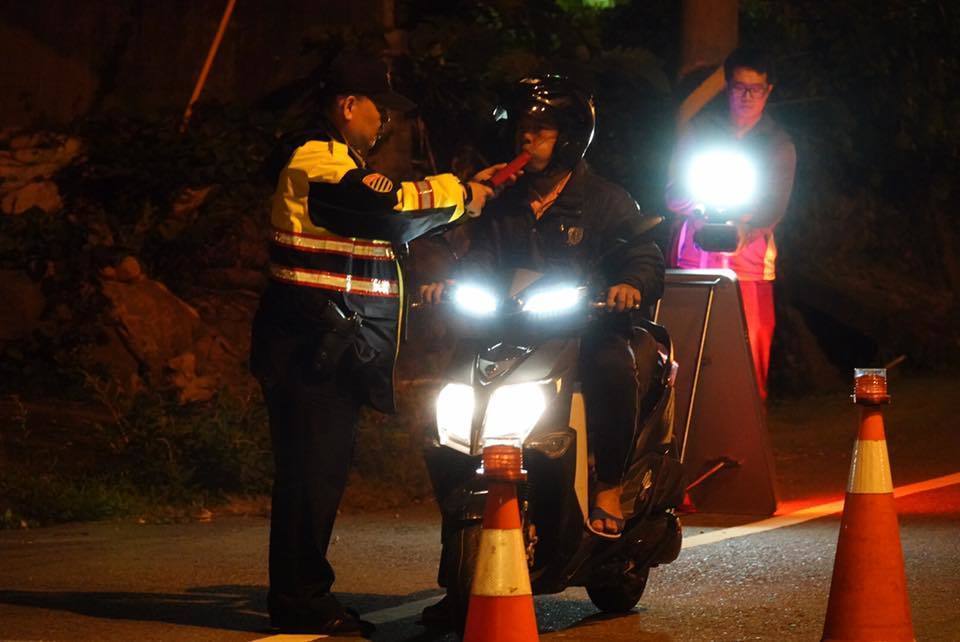 臺(tái)灣年金改革致彰化129名警員撤銷退休:非治安之福 臺(tái)灣年金改革致彰化129名警員撤銷退休:非治安之福