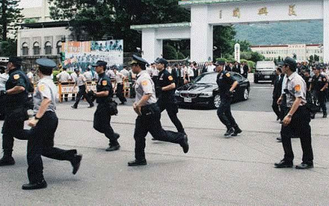 ͣ�n��ʲô�� ��Ӣ���������ӰƬ�ع�