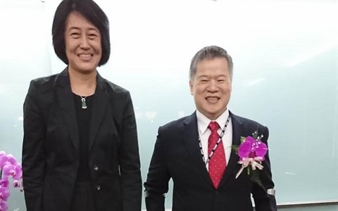 �˼��������ǰ߀����ǰ���н�(j��ng)Ժ�L(zh��ng)���Е����ң��������Αc�R